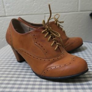 Relish Womens brown oxford pumps booties heels 9